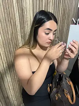 Antonella_Julieta webcam