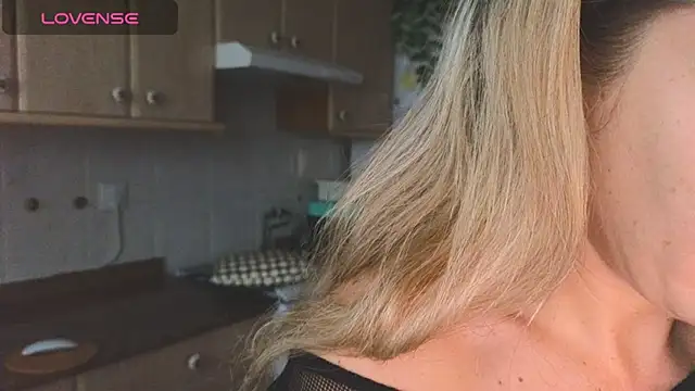 Lunamix live sex cam