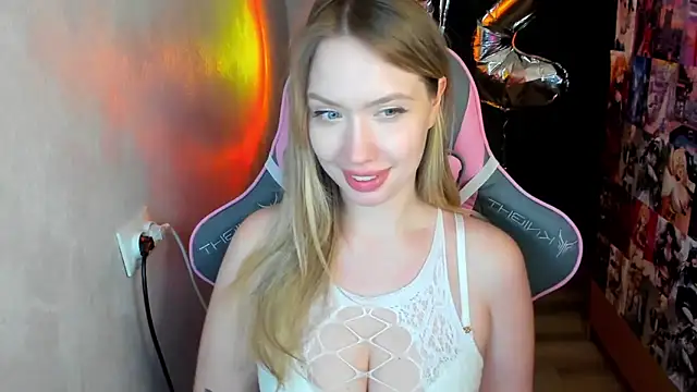 nicolericcii - NicoleRiccii's free webcam