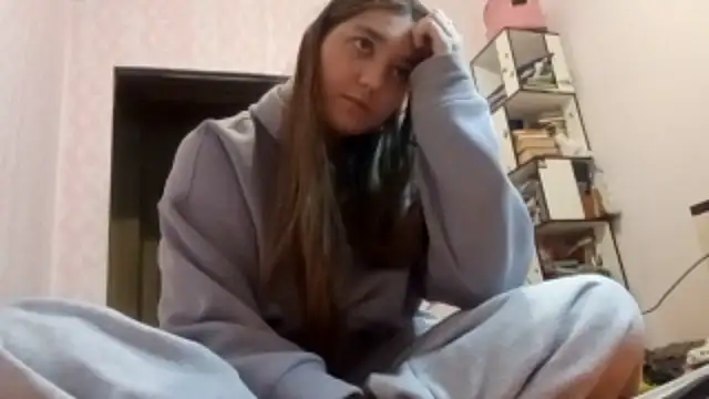 janinethielman (F teen) - show feet