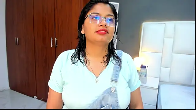 yeral2017 - Yeral2017's free webcam