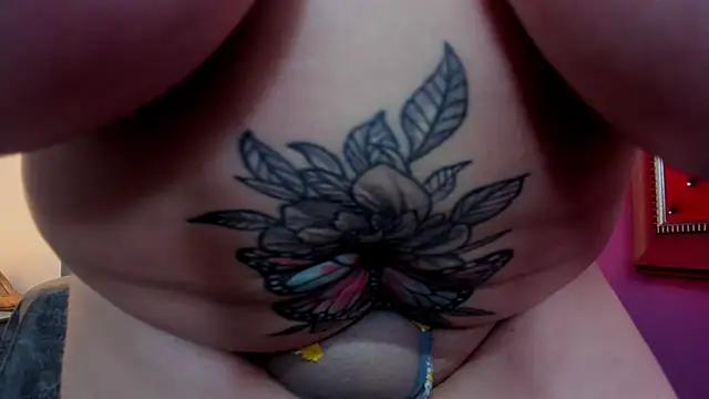 ScarletBigTitties webcam