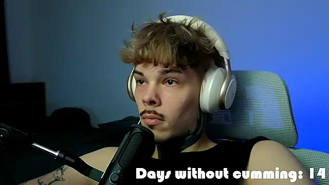 denis_here - DENIS_HERE's free webcam - UK Sex Cams