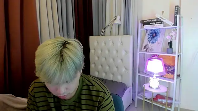 davincihugecock live sex cam