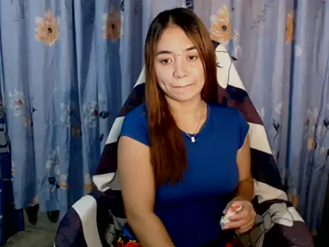 urlover_mae26 webcam