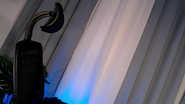 MissCalista_butler webcam