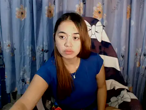 urlover_mae26 - Urlover_mae26's free webcam - UK Sex Cams