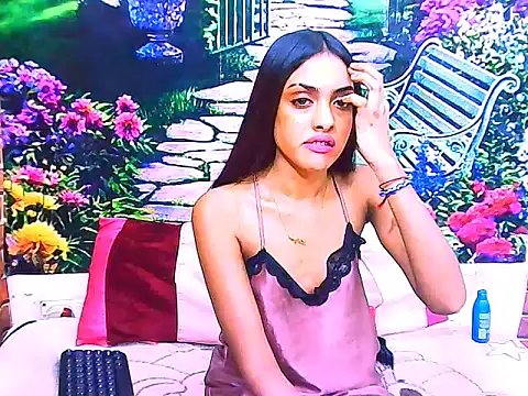 IndianPretty14u2Luv webcam