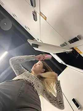 Preview of risky_mia69