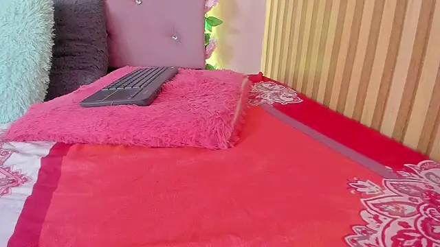 lovely__kiss__ webcam