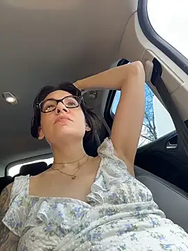 beautifulmesss (F milf) - Squirt in your face