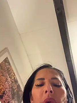 French_mature's room