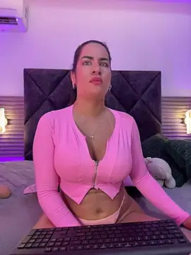 Webcam Model (Zafira_Alabi)  is live.Free join now!