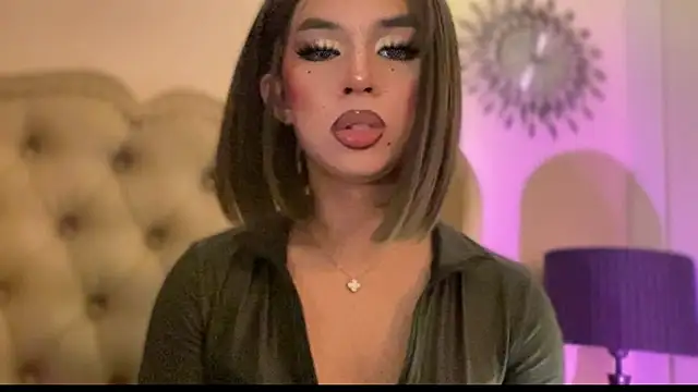 Worldclass_Maxxine_'s room