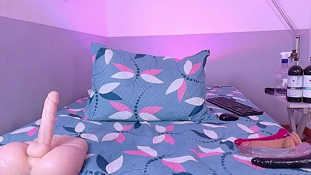 cutepetitee (F young) - 🔥FULL NAKED + OILED ASS 🔥