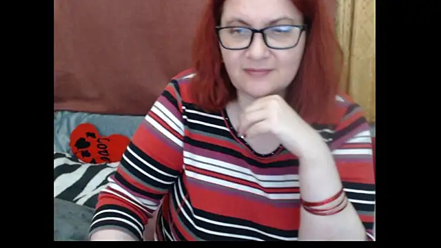 PlayfullMature webcam