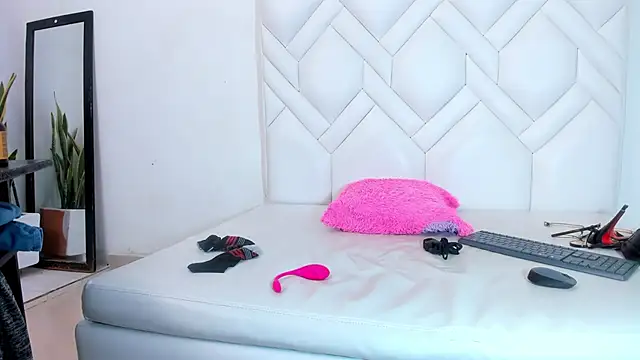 Cleopatra_Trans webcam