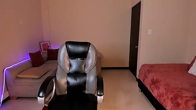 Kristen_Garner webcam