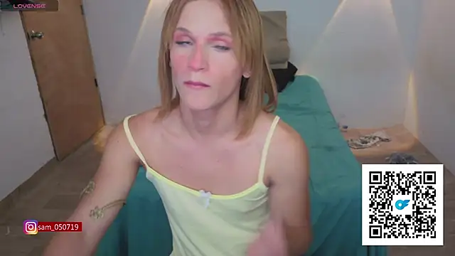 G_obedient_boy webcam