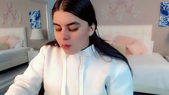 _Maddison_Ivanova_ webcam