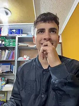 AdrianRinaldi live cam