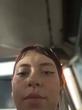 RojitasTeaseX_ webcam