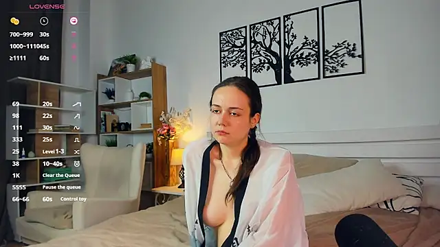 MalvinaTrafford webcam