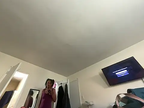 Goldie_Glows63 webcam