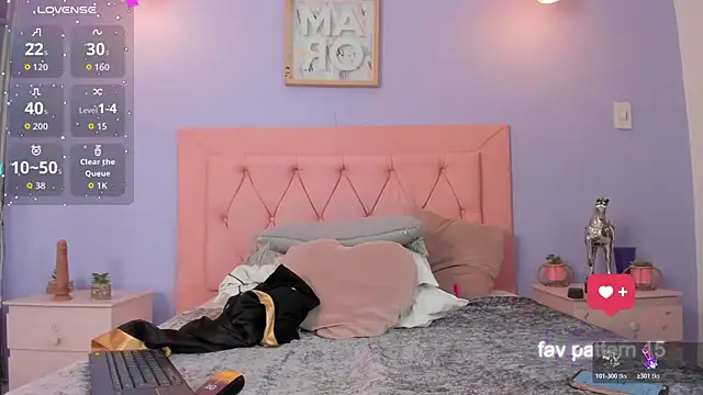 PriscilaCooper webcam