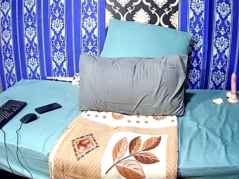 YummyBrownyxx webcam