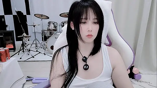 evangelin-e - Evangelin-e's free webcam - UK Sex Cams