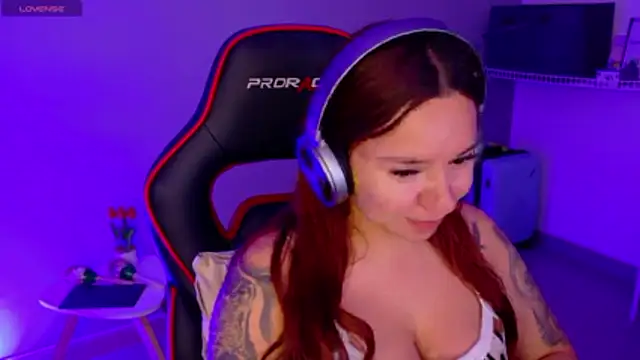 samantha_tattu webcam