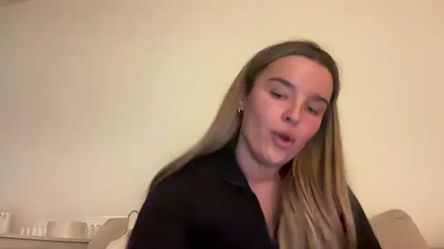 maisiesmithx live sex cam