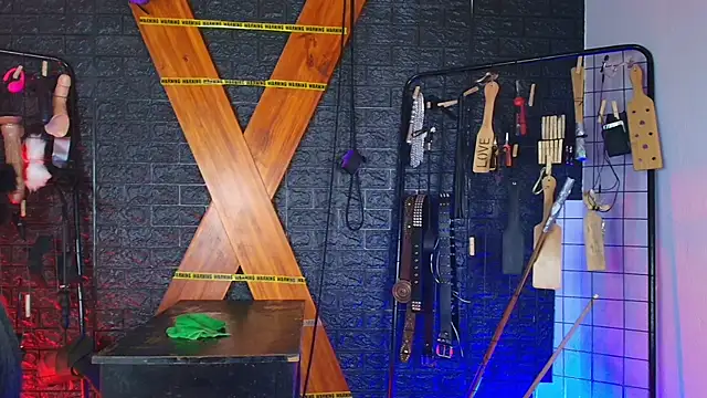 Mistress_lexi_bdsm live sex cam