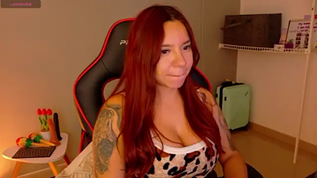 samantha_tattu webcam