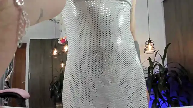 queenramoona-hot webcam