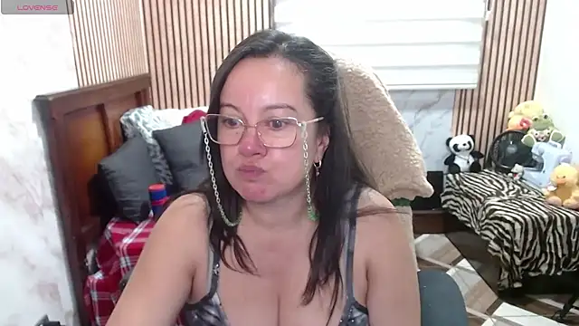 sonialorens_ - Sonialorens_'s free webcam - UK Sex Cams