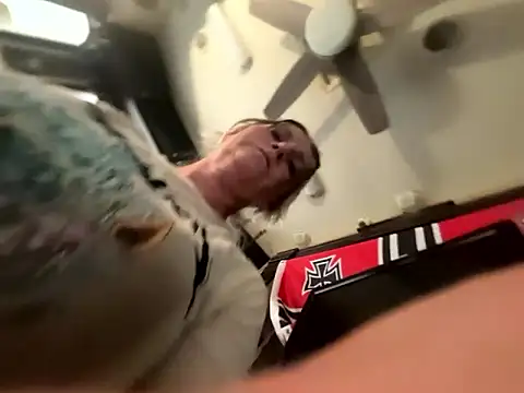 lilmisskaos - LilMissKaos's free webcam - UK Sex Cams