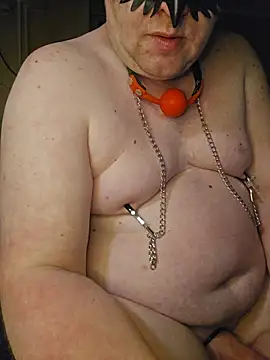 chilsen1904 (Ask my age) - Take my shorts off!