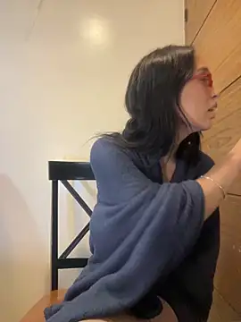 goddess_athena69 (T teen) - cum in public