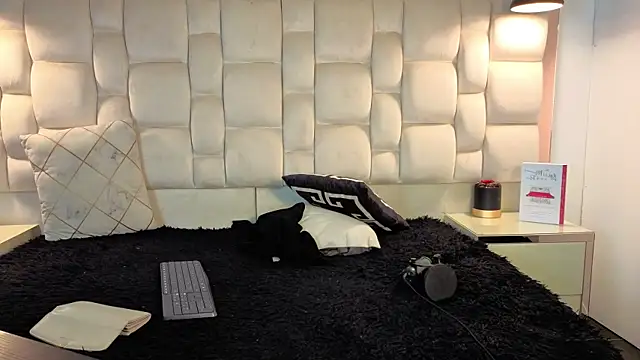 ciielo_777 - Ciielo_777's free webcam - UK Sex Cams