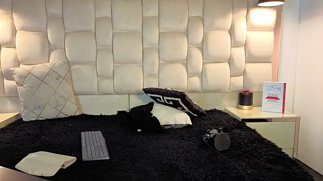 ciielo_777 - Ciielo_777's free webcam - UK Sex Cams