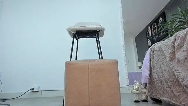 isa_lancaster's room