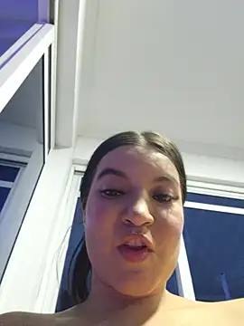 Pretty_Julieta webcam