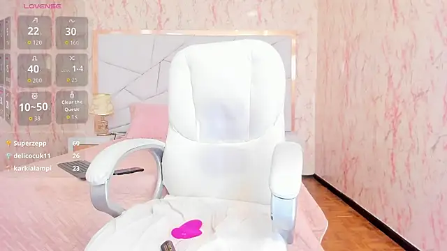 Emily_Whinfre webcam