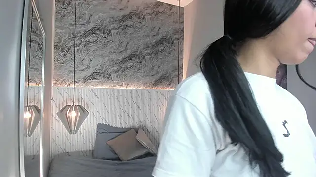 Esmeralda__18 webcam