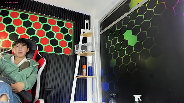 Cristopher_Wild webcam