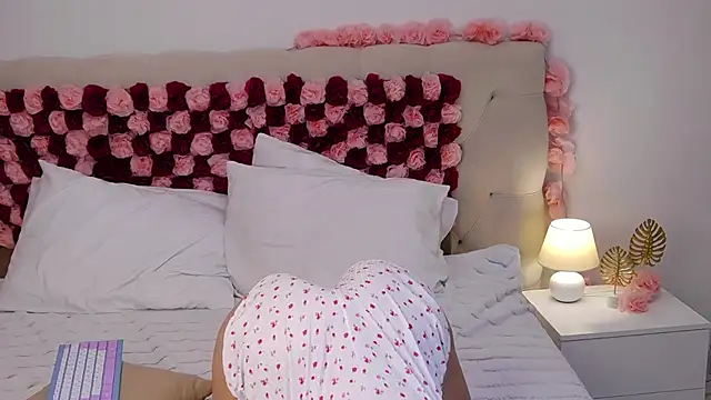 AriannaCruise webcam