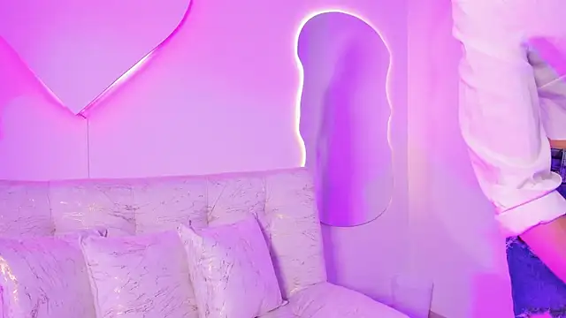 AdharaHamilton_ webcam