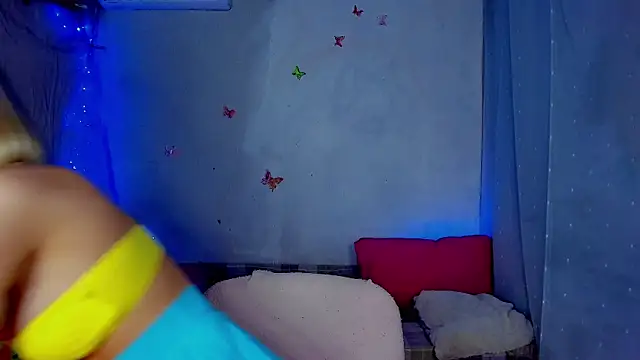 YourLizzyDoll webcam